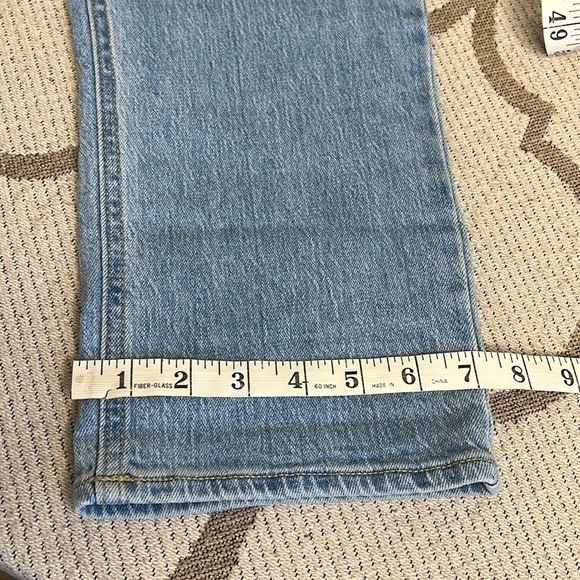 Old Navy Mid-Rise Wow Boyfriend Jeans - Picture 9 of 14